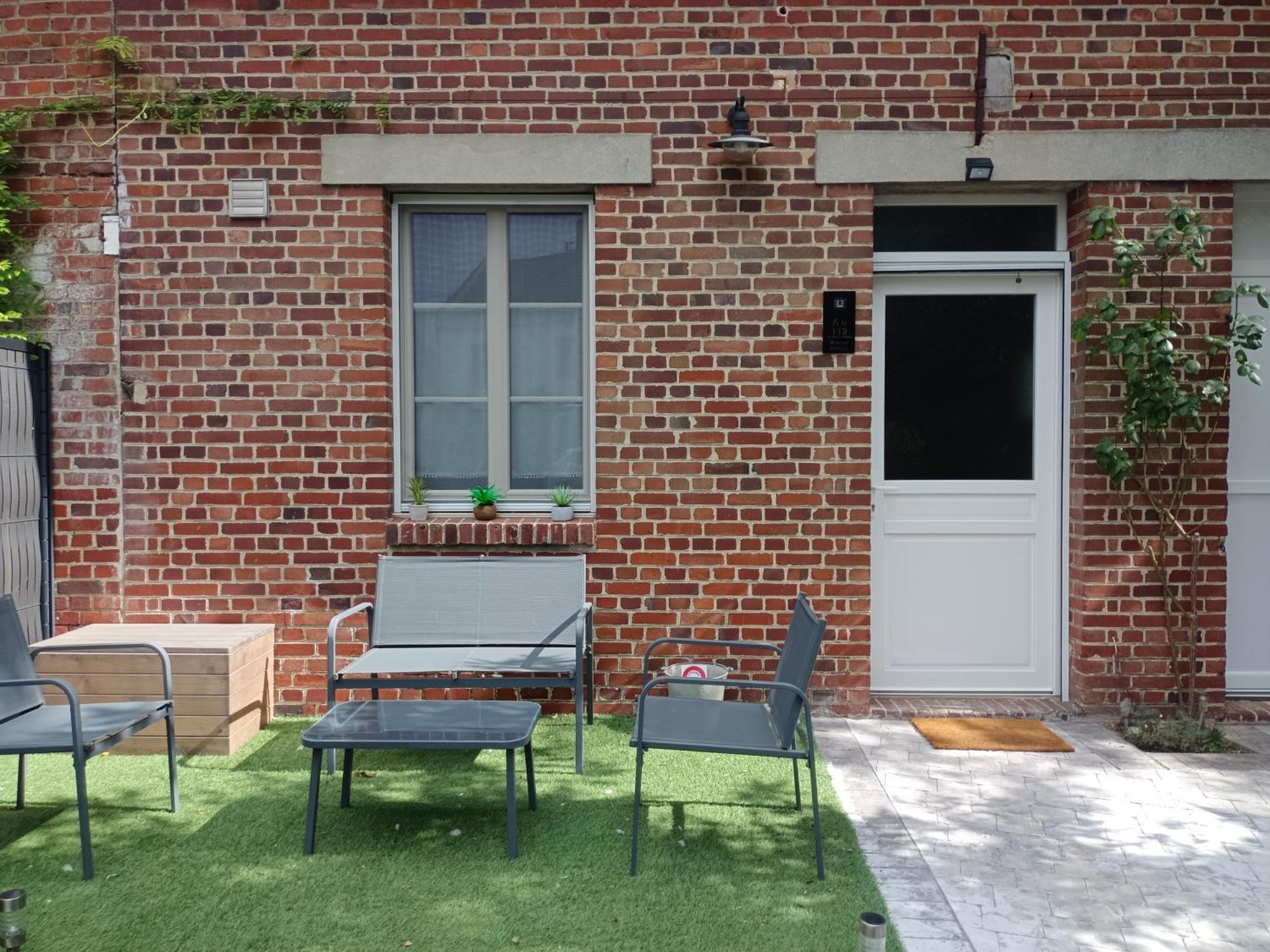 Au 112 Maison D'Hotes Estrees-Saint-Denis Luaran gambar
